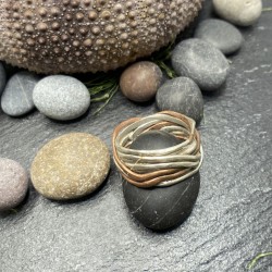 Handgefertigter Ring: Silber- und Kupferdraht kunstvoll gewickelt und verlötet
